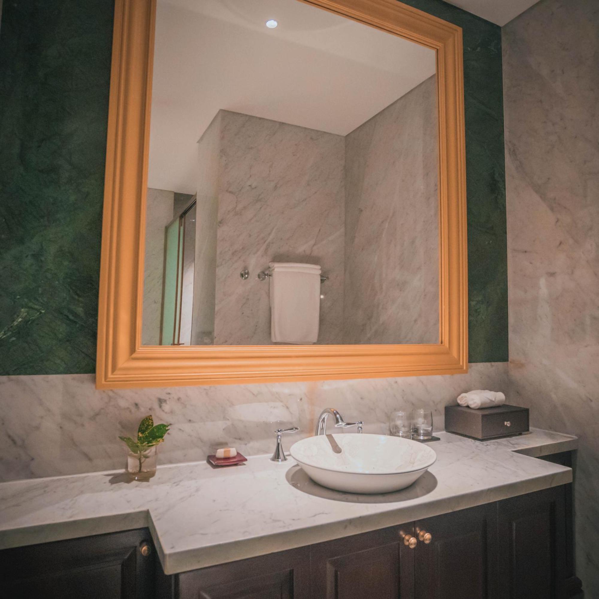 ホテル Regal Collection House Duong Canh エクステリア 写真